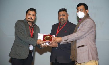 फिल्म फेस्टिवल में देवेश पंवार को मिला बेस्ट डॉक्युमेन्ट्री फिल्म का अवार्ड