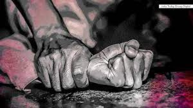 अश्लील वीडियो बनाकर किया ब्लैकमेल: 4 साल तक अलग-अलग जगह ले जाकर किया रेप, पीड़िता ने कराया मामला दर्ज