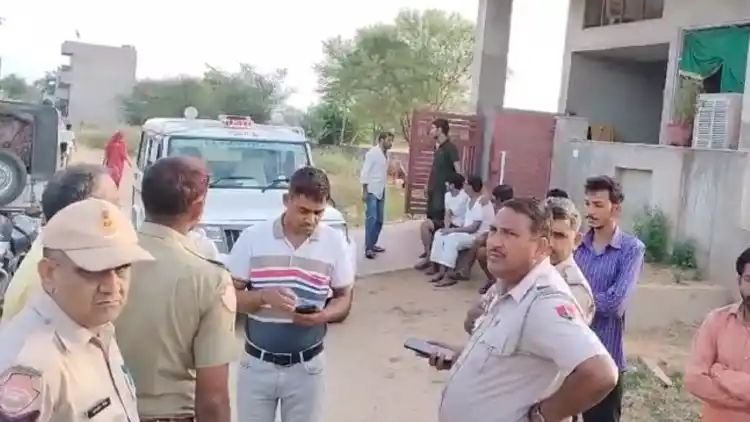 पुलिस कांस्टेबल ने किया सुसाइड, 4 दिन बाद बेटी की होनी थी सगाई, छुट्‌टी नहीं मिलने पर फंदा लगाकर दी जान!