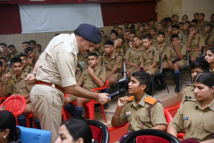 पुलिस अधीक्षक अजमेर ने साइबर-सुरक्षा के प्रति जागरूक किया